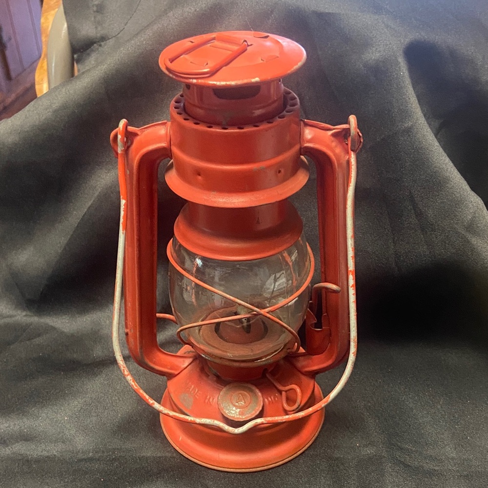 Vintage Globe Brand #303 Railroad Lantern